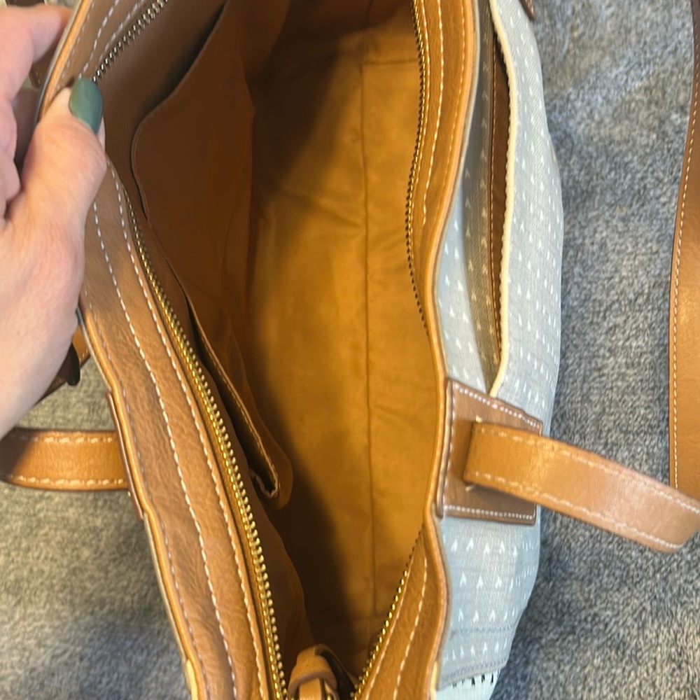 Fossil tote